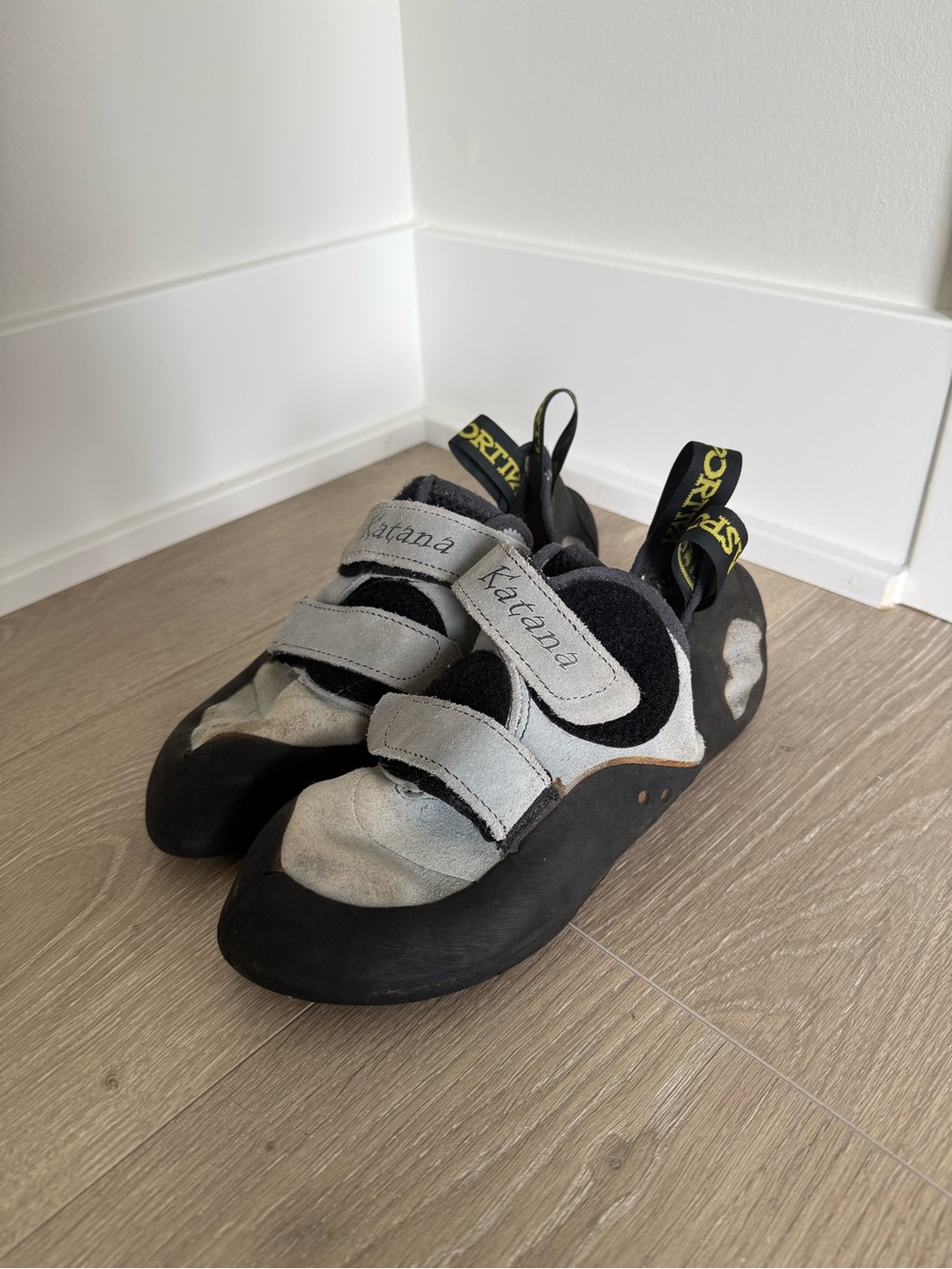 La Sportiva Katana Women’s Climbing Shoes - Size 8.5 US / 40 EU - Well Loved